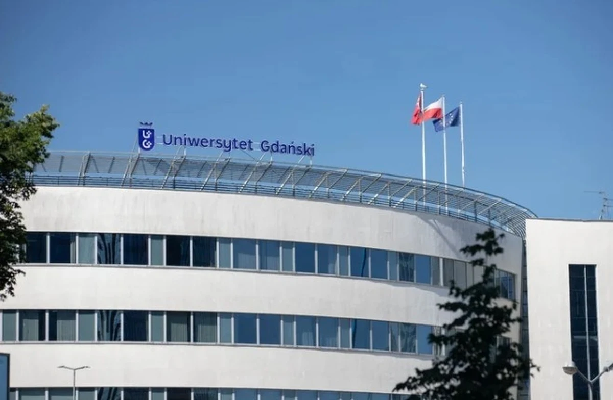 "Już nie w trzy, a w pięć uczelni będziemy budować, mam nadzieję, silny i konkurencyjny ośrodek akademicki tutaj, na Pomorzu" – przyznaje w rozmowie z RMF FM prof. dr hab. Piotr Stepnowski, przewodniczący Zgromadzenia Związku Uczelni w Gdańsku im. Fahrenheita, rektor Uniwersytetu Gdańskiego. Do Związku Uczelni w Gdańsku im. Daniela Fahrenheita dołączyć mają - według deklaracji rektora Uniwersytetu Gdańskiego - Akademia Sztuk Pięknych oraz Akademia Muzyczna. 