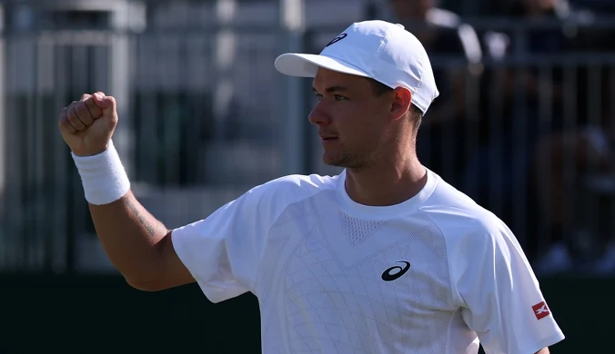 Historyczny triumf Majchrzaka. Polak gromi rozstawionego Amerykanina