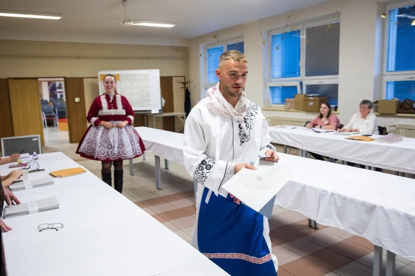 Wybory parlamentarne w Czechach. Częściowe wyniki wskazują na zmianę