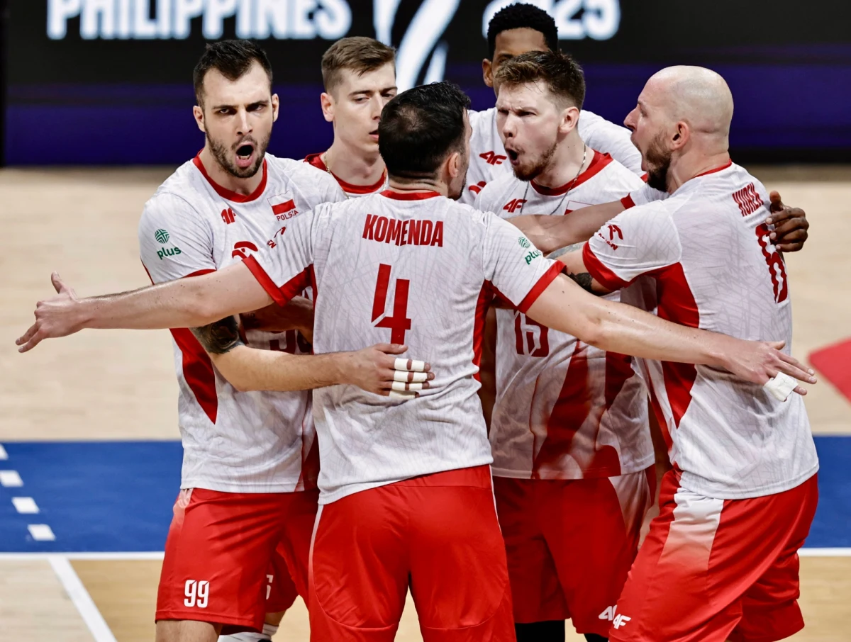 W sobotę we włoskim Bari przeprowadzono losowanie grup mistrzostw Europy w siatkówce zarówno mężczyzn, jak i kobiet. O ile polscy siatkarze raczej nie powinni narzekać na rywali, o tyle Polki zmierzą się m.in. z bardzo mocnymi reprezentacjami Niemiec i Turcji.