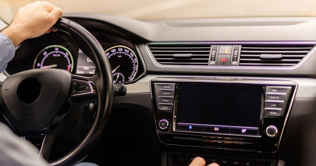 Wystawiają 1305 zł kary jeśli masz auto od co najmniej 5 lat. Ruszyły kontrole wiadomości,aktualności,Interia Wystawiają 1305 zł kary jeśli masz auto od co najmniej 5 lat. Ruszyły kontrole