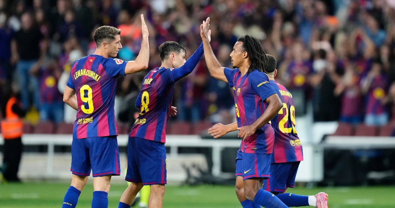 wiadomości,aktualności,Interia Media: Flick podjął decyzję, ważne wieści dla Polaków. Wiadomo, co z Lewandowskim