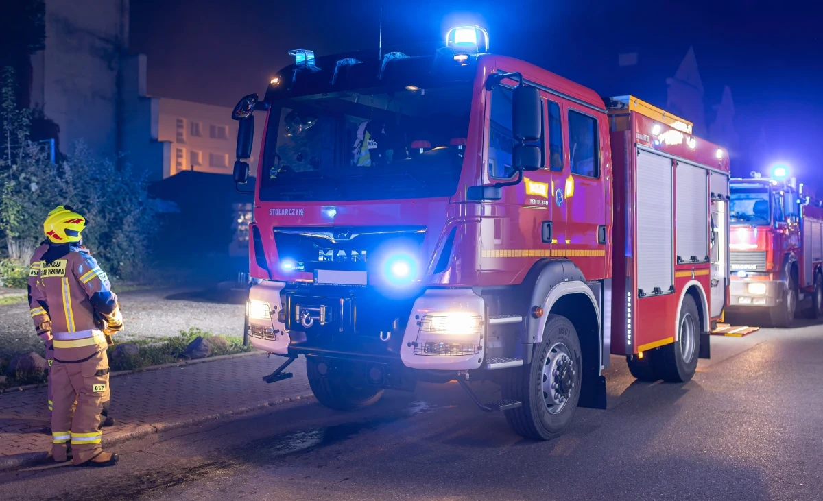 Dwie osoby zginęły, osiem zostało ewakuowanych. W nocy z soboty na niedzielę wybuchł pożar w pięciokondygnacyjnym budynku w Katowicach. 