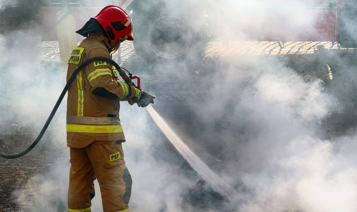 Pożar budynku wielorodzinnego. 19 osób ewakuowano