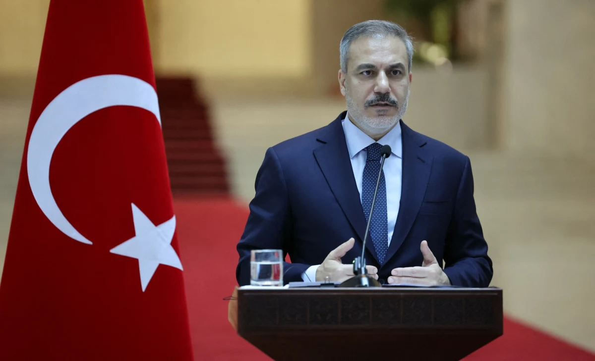 W najbliższych miesiącach może dojść do przełomu w negocjacjach dotyczących zakończenia wojny w Ukrainie - twierdzi turecki minister spraw zagranicznych Hakan Fidan. Jego zdaniem, mimo obecnej eskalacji walk, kontury potencjalnego porozumienia stają się coraz wyraźniejsze po spotkaniu Władimira Putina z Donaldem Trumpem.