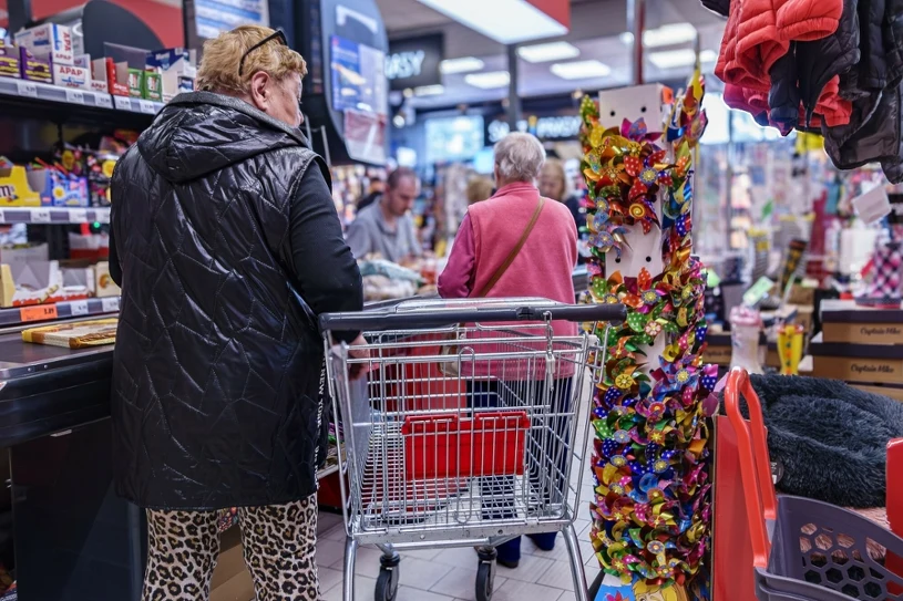 Sondaža v naši severni sosedi kaže, da večina Poljakov meni, da je alkohol prelahko dostopen