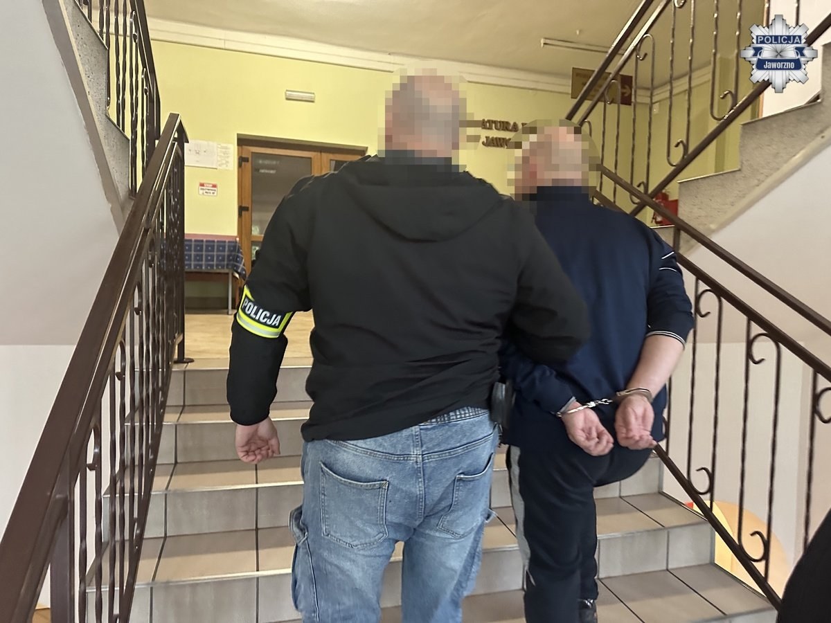 Pseudokibice pobili dwóch mężczyzn. Jednemu grozi trwałe kalectwo