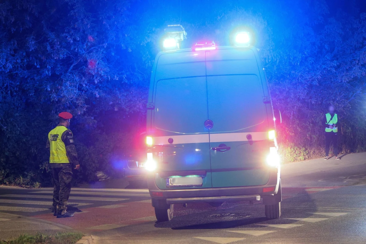 Strzały padły w dzielnicy Kępa Północna w Elblągu. Żandarmeria Wojskowa chciała tam zatrzymać jednego z żołnierzy. Jak ustalił reporter RMF FM Piotr Bułakowski, ma to związek ze sprawą kradzieży mienia z elbląskiej jednostki wojskowej. Nieoficjalnie chodzi o paliwo. Mężczyzna został zatrzymany po przestrzeleniu opon w jego aucie. 