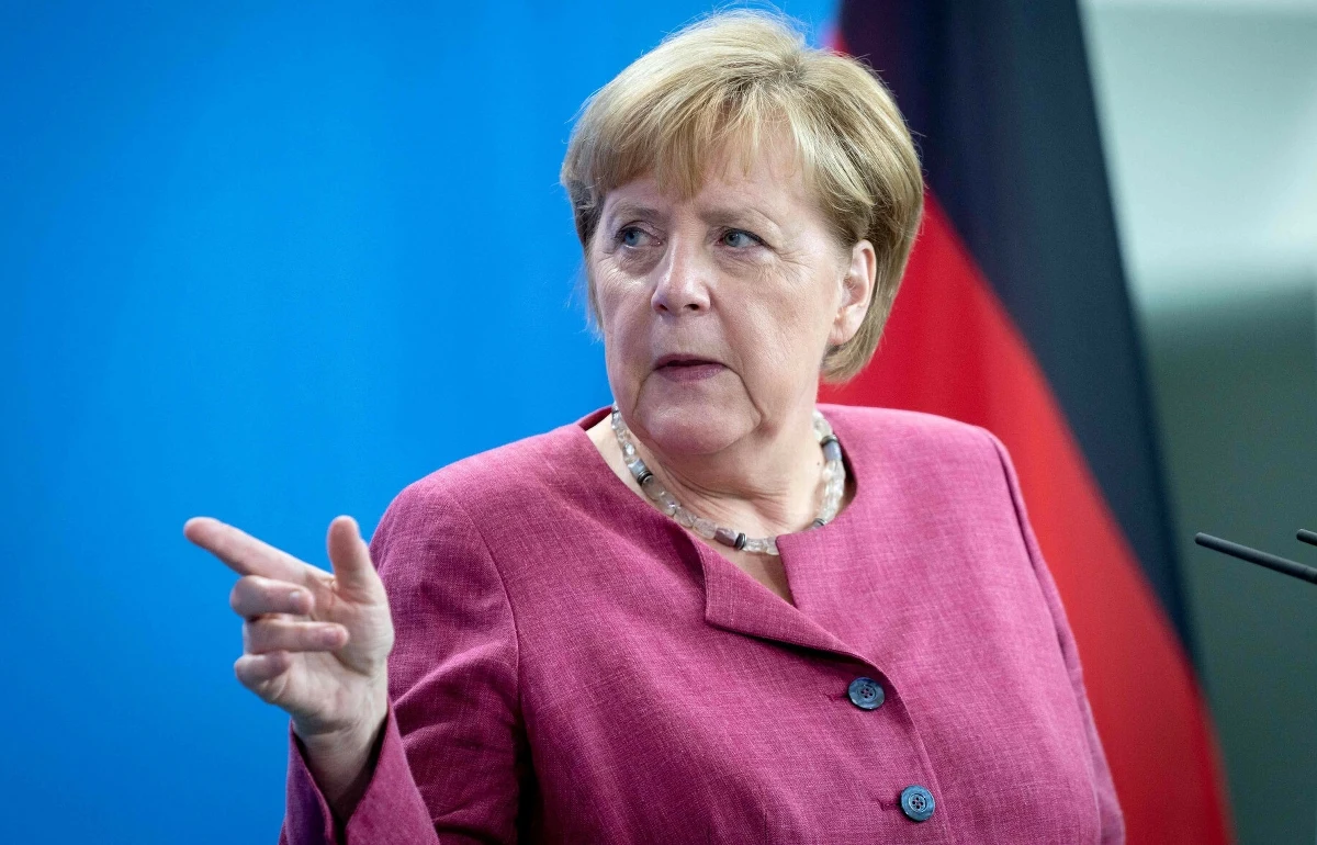 Nie milkną echa słów Angeli Merkel, które wywołały falę oburzenia w Polsce. Niemieckie gazety odnotowały szybką reakcję Mateusza Morawieckiego. Prasa w Niemczech podkreśla jednak, że była kanclerz w wywiadzie dla węgierskiego portalu nie obarczała Polski współwiną za wojnę Putina. 