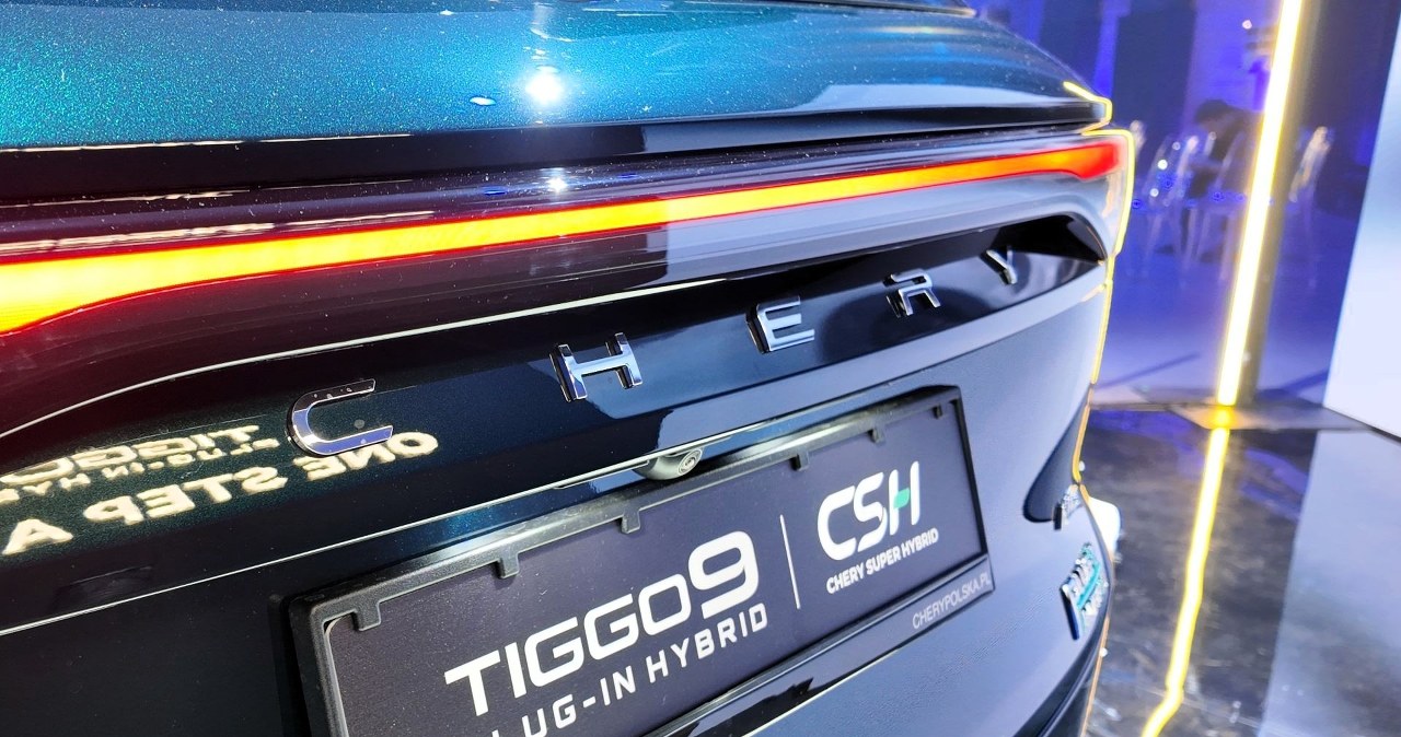 Chery Tiggo 9 to wielki SUV z 3 silnikami. 100 km/h w 5,4 s, zużycie paliwa 1,7 l/100 km wiadomości,aktualności,Interia Chery Tiggo 9 to wielki SUV z 3 silnikami. 100 km/h w 5,4 s, zużycie paliwa 1,7 l/100 km
