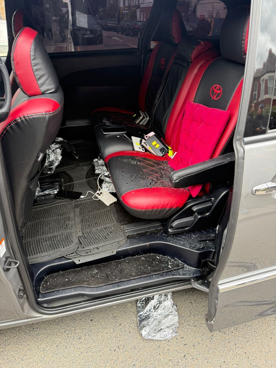 /LONDON METROPOLITAN POLICE    /