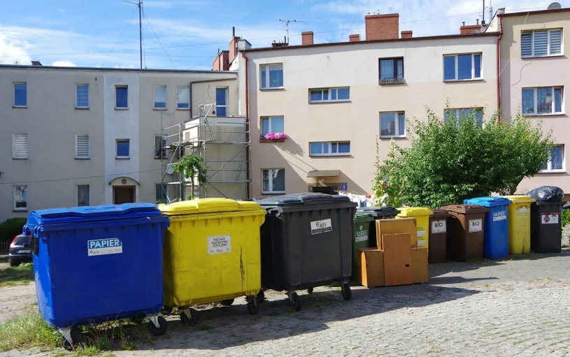 Właściciele posesji muszą kupić dodatkowy kontener na odpady. Co tam trafi?