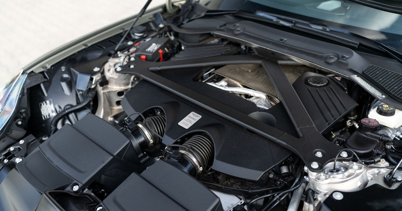 Aston Martin tonie w długach. Firma redukuje setki miejsc pracy