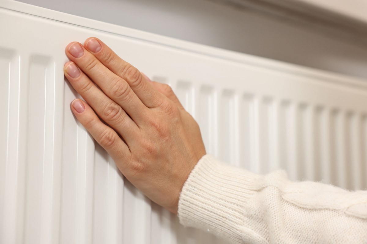 Dlaczego kaloryfer nie grzeje? Wystarczy 10 minut, aby to naprawić