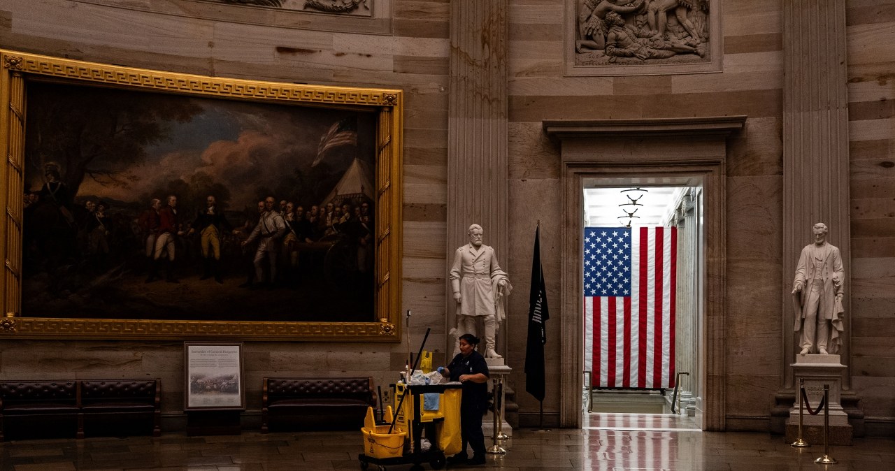 Bez wypłaty, bez nadziei. Jak shutdown w USA rozbija życie pracowników