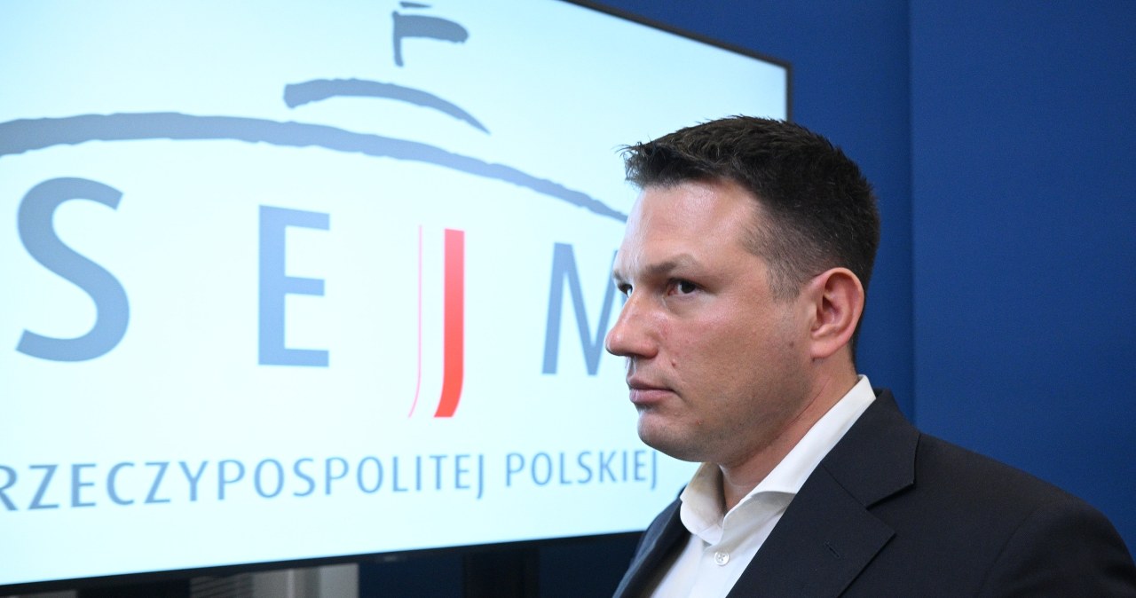 "Często lepiej się rozmawia". Mentzen broni dostępu do alkoholu w Sejmie