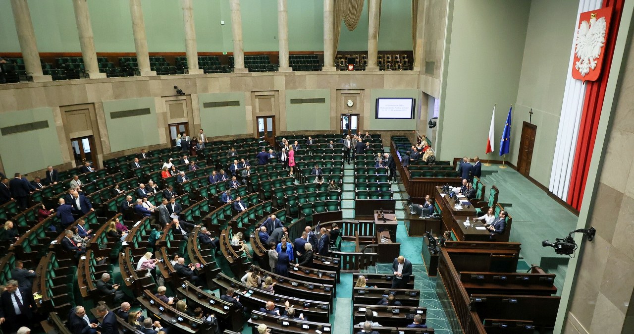 Projekt podwyżki CIT budzi wątpliwości. "Bezlitośnie łupią klientów"