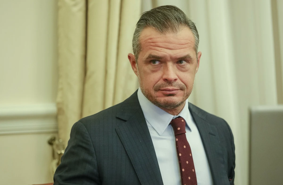 Prokuratura Regionalna w Warszawie rekomenduje złożenie zażalenia na decyzję sądu, który we wrześniu umorzył postępowanie przeciwko Sławomirowi Nowakowi - byłemu ministrowi transportu. Śledczy są zdania, że sąd dokonał nieuprawnionej oceny merytorycznej, przekraczając swoje kompetencje na tym etapie postępowania. Ostateczną decyzję o zaskarżeniu podejmie Prokuratura Okręgowa w Warszawie.