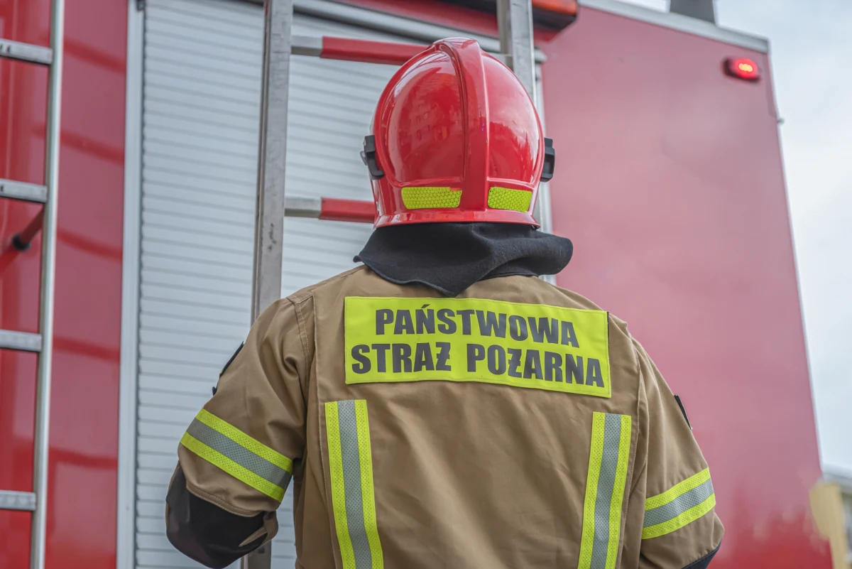 Niespokojny poranek w szkole przy ul. Bokserskiej w Warszawie. W podstawówce zarządzono ewakuację, na miejsce ściągnięto też grupę ratownictwa chemicznego straży pożarnej - poinformował RMF MAXX.