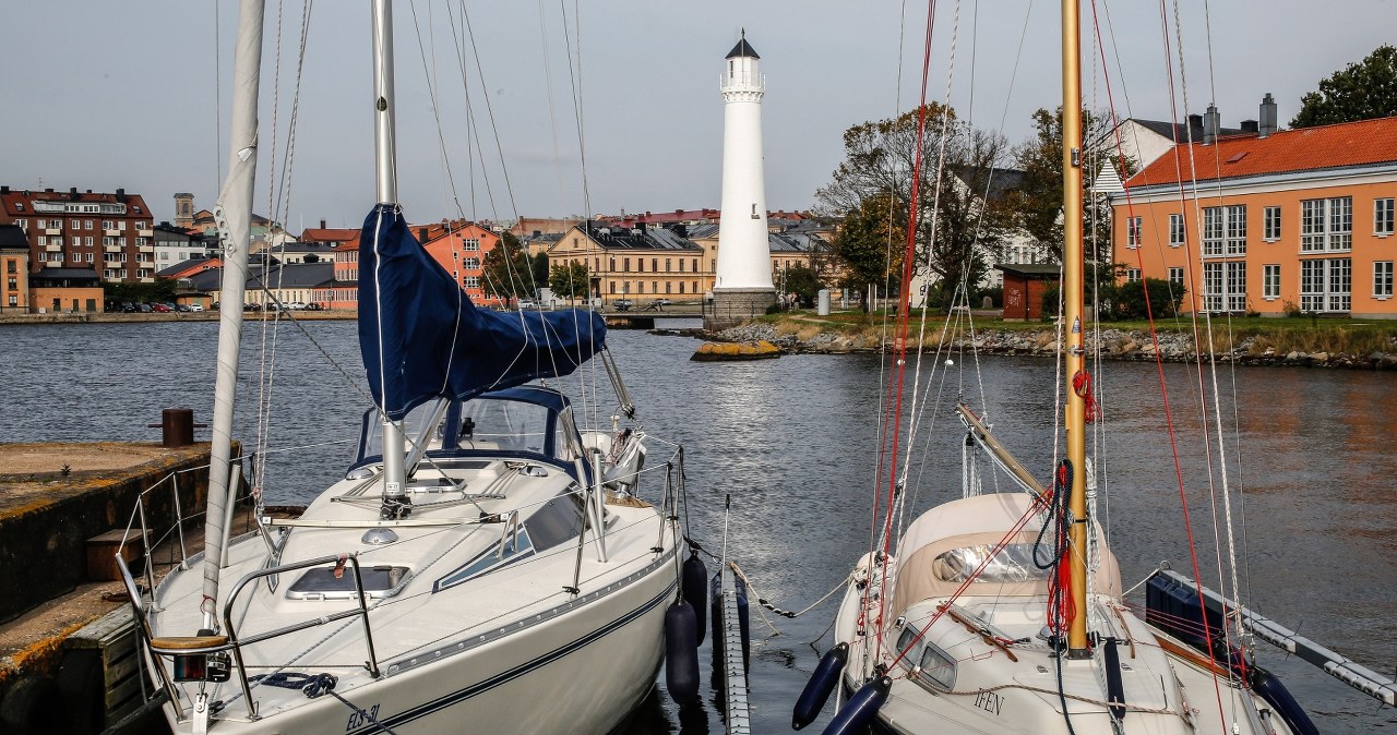 To miejsce jest idealne na jesienny city break. Dopłyniesz tam promem