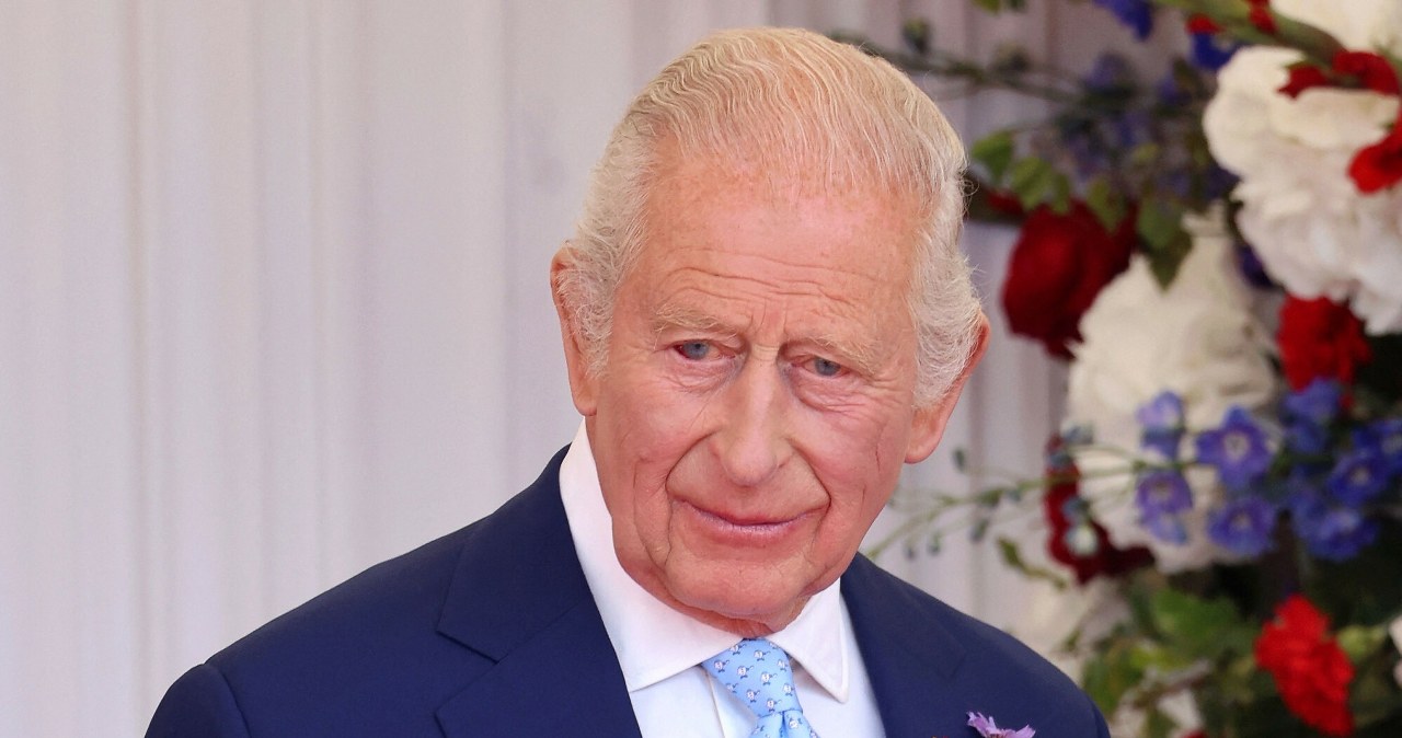 Karol III wystąpi w filmie dokumentalnym. Sukces przypieczętował nowym portretem