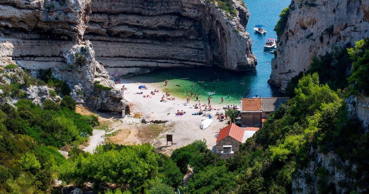 Latem ogromne kolejki, teraz spokój i niskie ceny. Rajskie widoki kuszą