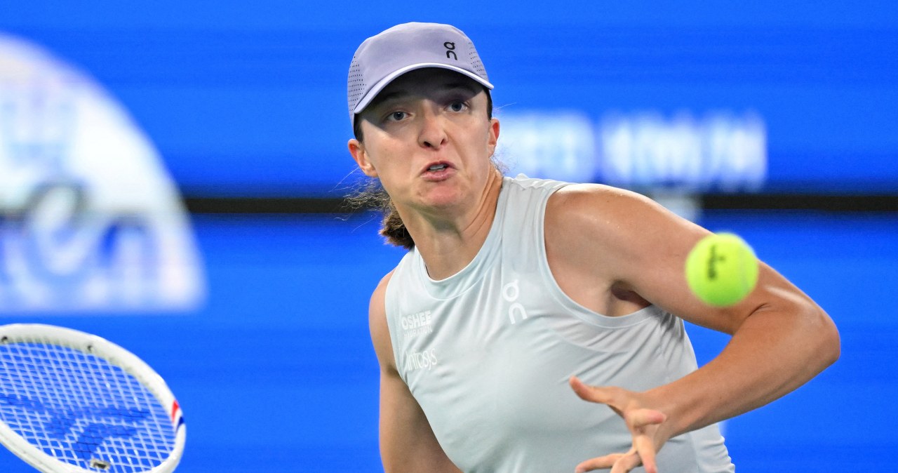 wiadomości,aktualności,Interia 3:0 dla Świątek, za chwilę 4:5 i serwis Bencić. Szalony mecz Polki o ćwierćfinał