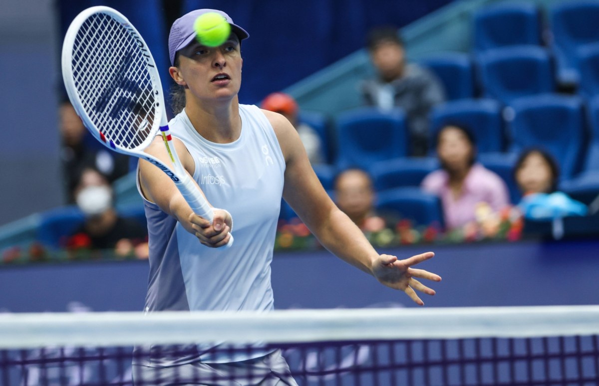 Zacięty pojedynek Igi Świątek z Belindą Bencic w Wuhan