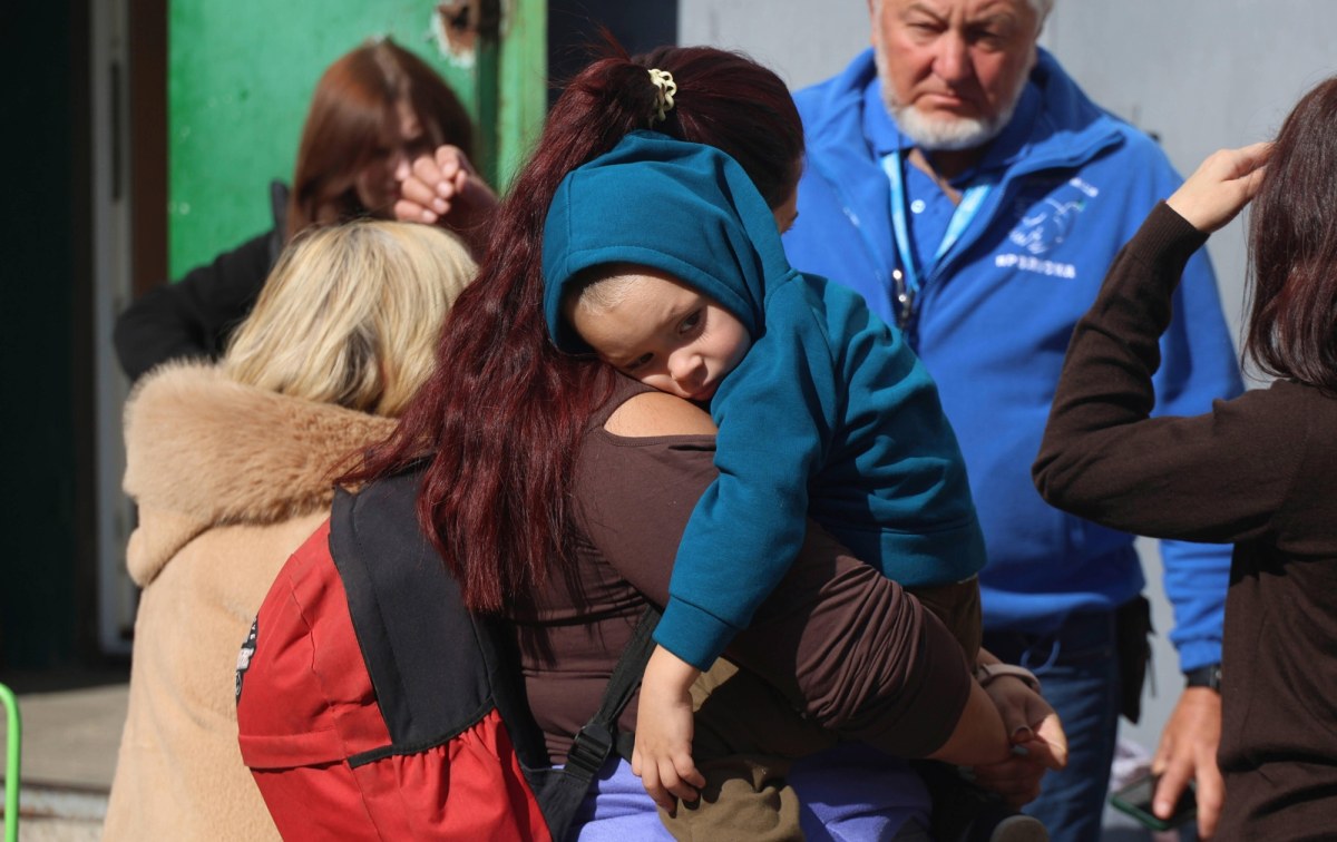 Pilna ewakuacja rodzin z dziećmi na froncie. Rosjanie atakują