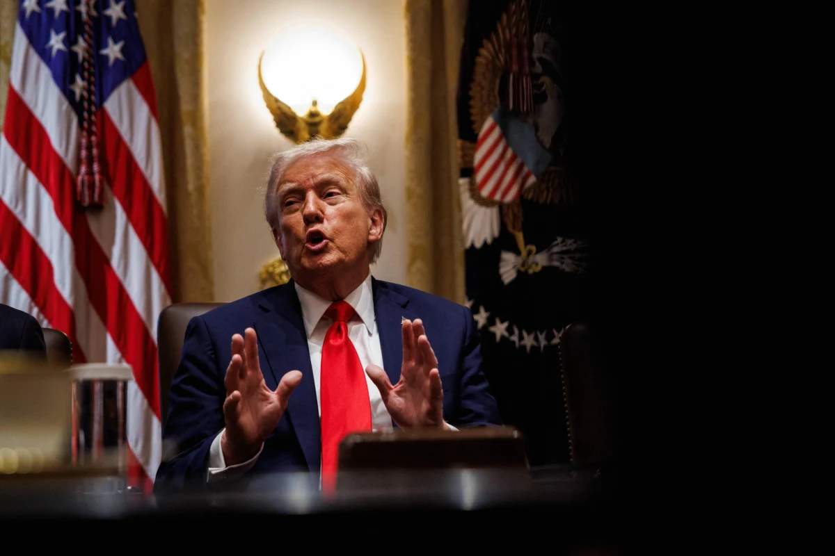 Jeden z liderów Hamasu, Chalil al-Hajja, ogłosił, że uzyskał gwarancje ze strony USA, państw arabskich i Turcji, że wojna z Izraelem w Strefie Gazy została trwale zakończona. Hamas i Izrael zgodziły się na pierwszy etap planu pokojowego prezydenta USA Donalda Trumpa. "Myślę, że to będzie długotrwały pokój. Zakładnicy powinni być wypuszczeni w poniedziałek lub we wtorek. Ich uwolnienie to skomplikowany proces. Lepiej o tym nie mówić" - stwierdził Trump, dodając, że planuje wyruszyć na Bliski Wschód w niedzielę. Należy jednak pamiętać, że w Gazie jeszcze nie wstrzymano walk.