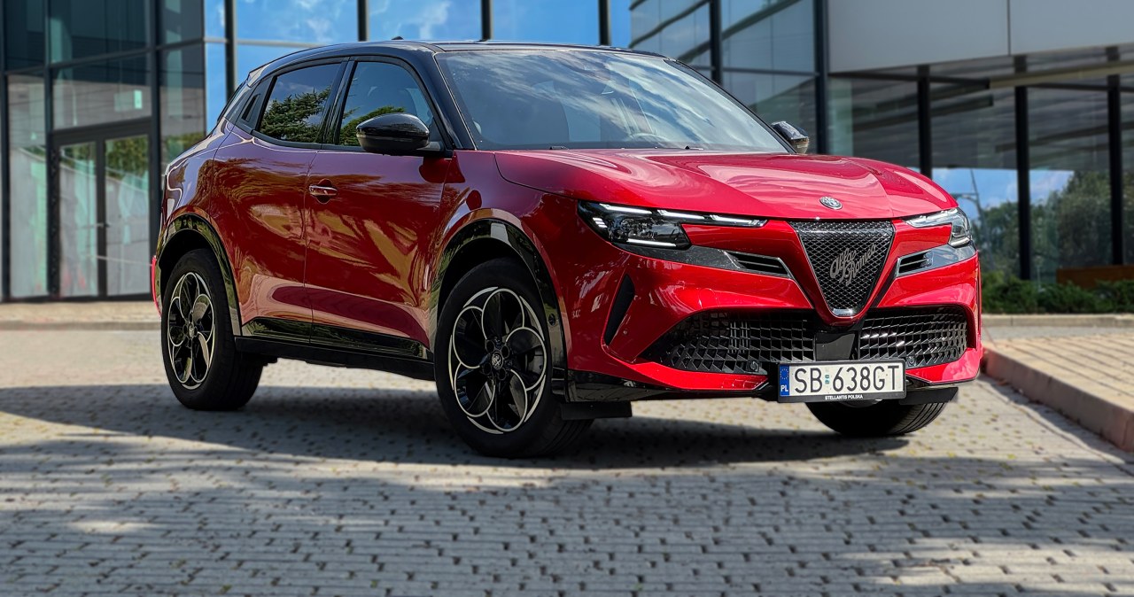 Alfa Romeo Junior Ibrida Q4 ma napęd na 4 koła. Dla kogo jest takie auto? wiadomości,aktualności,Interia Alfa Romeo Junior Ibrida Q4 ma napęd na 4 koła. Dla kogo jest takie auto?