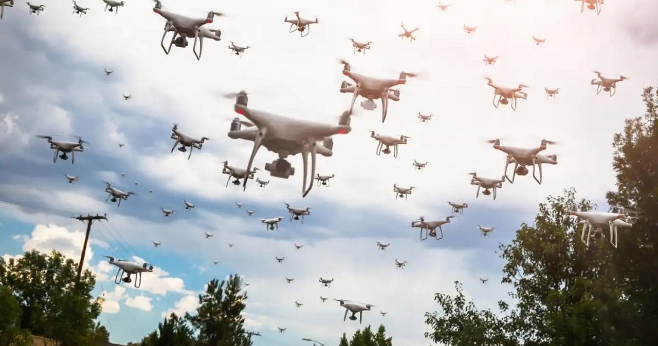 Niezidentyfikowane drony teraz pojawiają się nad bazami w Czechach