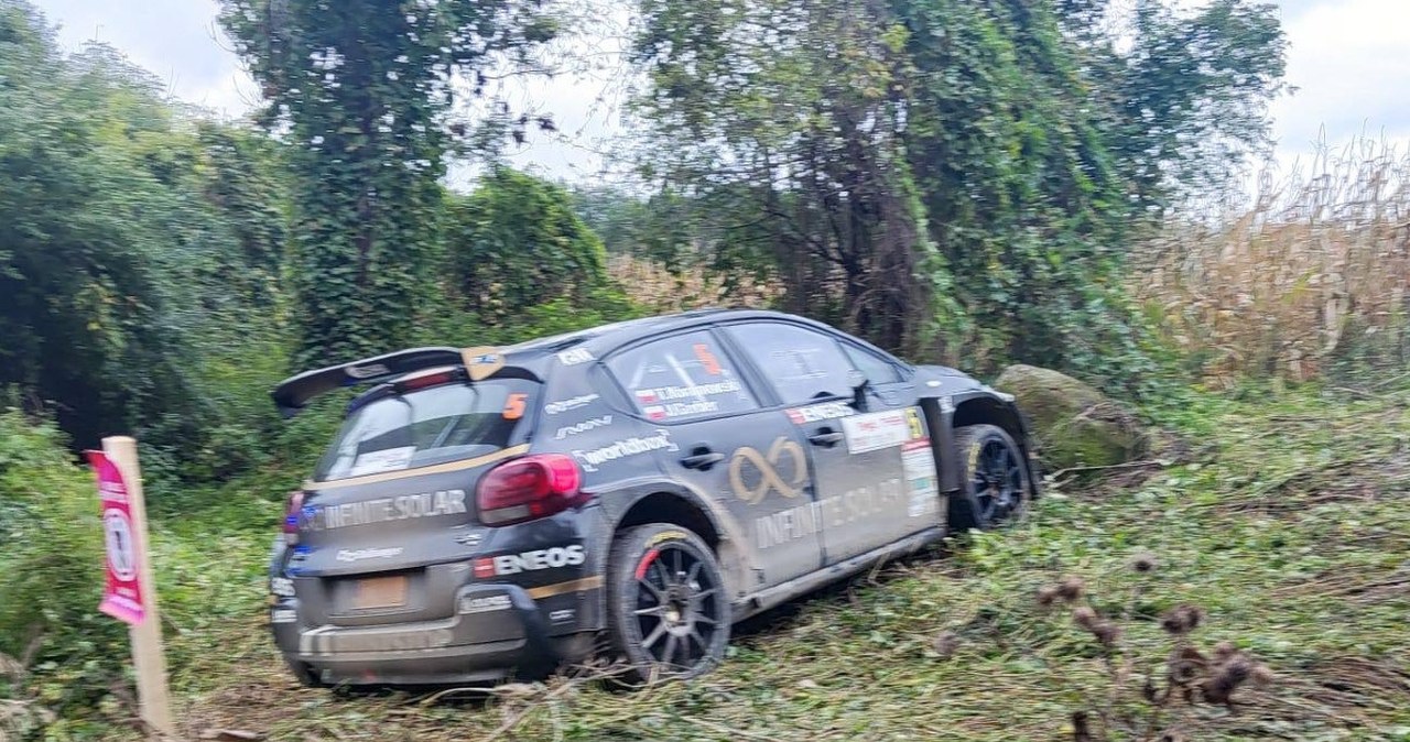 wiadomości,aktualności,Interia Koszmarny wypadek na trasie rajdu. Samochód wjechał w kibiców