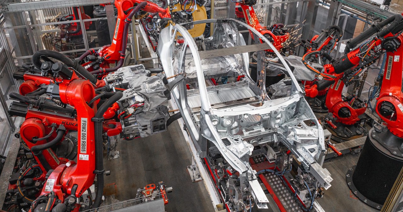 Producentom samochodów może zacząć brakować stali. Wszystko przez nowe przepisy