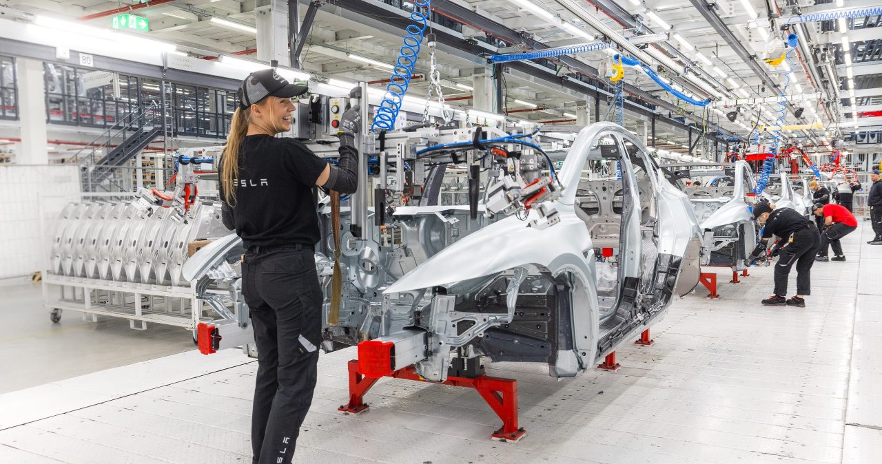 Przez zmianę unijnych przepisów Tesla straciła potężne źródło dochodów