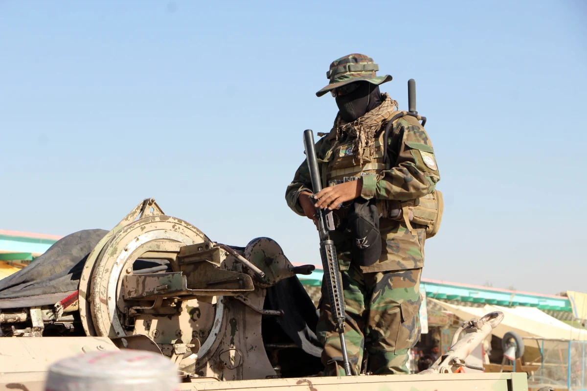 Wojsko pakistańskie zabiło ponad 200 „talibów i powiązanych z nimi terrorystów” podczas starć granicznych z Afganistanem - podaje Reuters, powołując się na oficjalny komunikat. Rządzący Afganistanem talibowie twierdzą, że ich siły zabiły prawie 60 pakistańskich żołnierzy. Islamabad zdecydował się na zamknięcie granicy z Afganistanem.