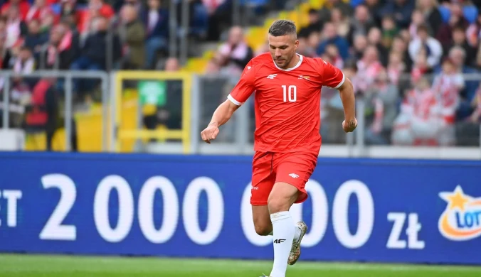 Najpierw pomógł Niemcom, a potem zagrał dla Polski. Show Podolskiego