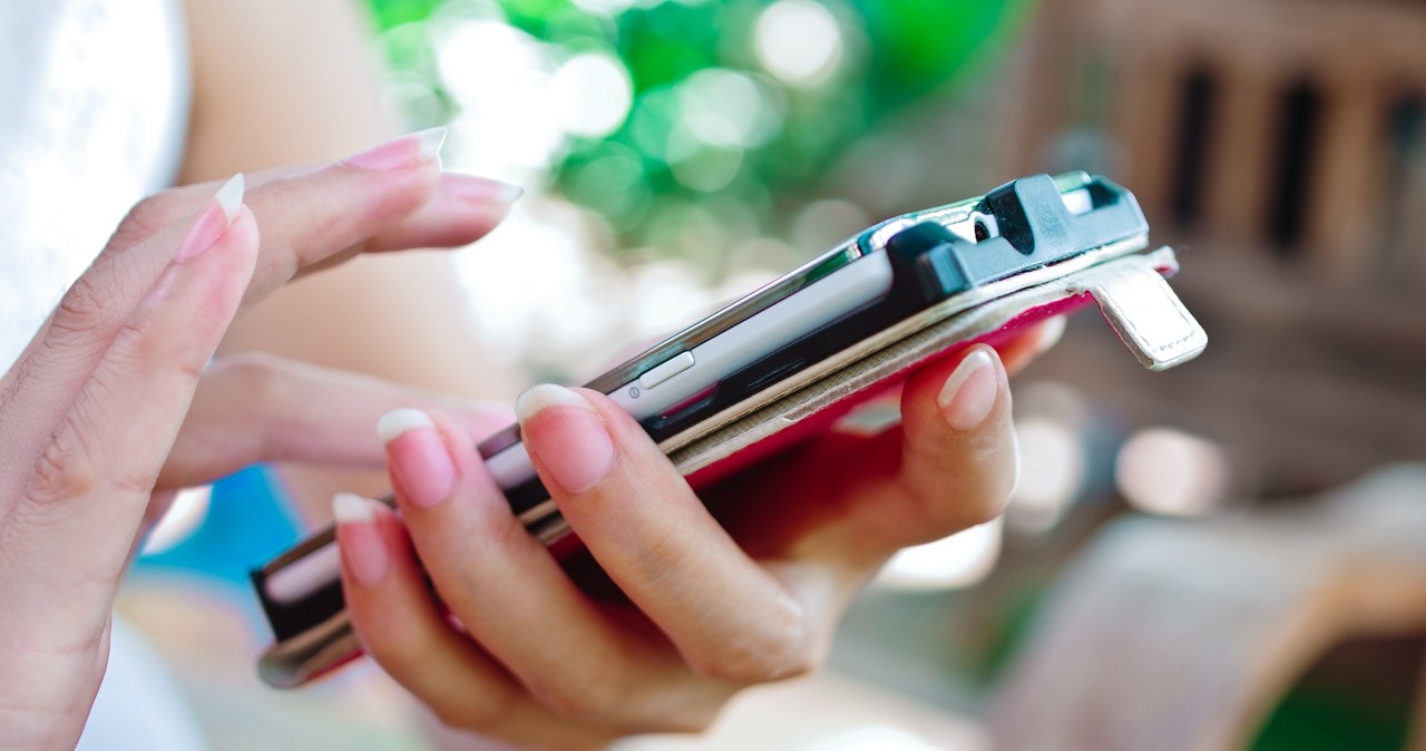 Wychodzisz z domu? Koniecznie wyłącz jedną funkcję w telefonie