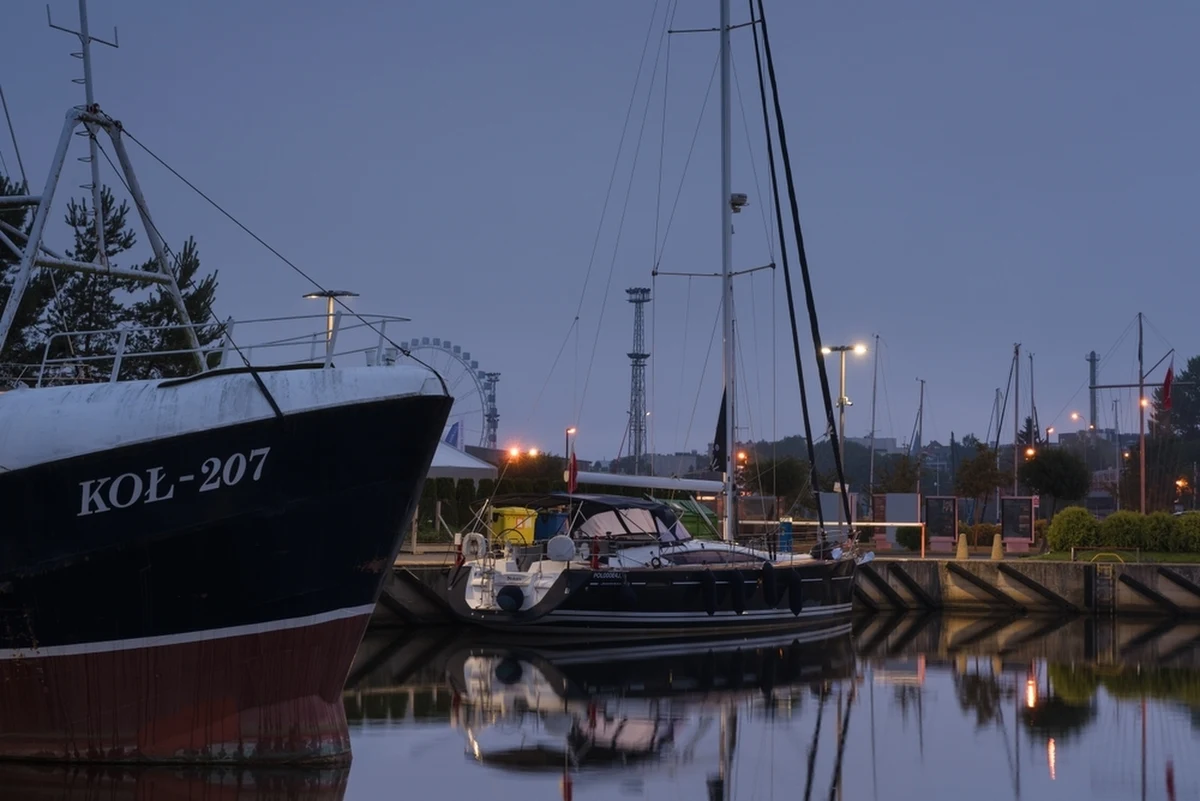 w Kołobrzegu w porcie jachtowym na Marinie Solna doszło do wybuchu butli z gazem na jachcie znajdującym się w porcie. Na miejscu pracują służby.