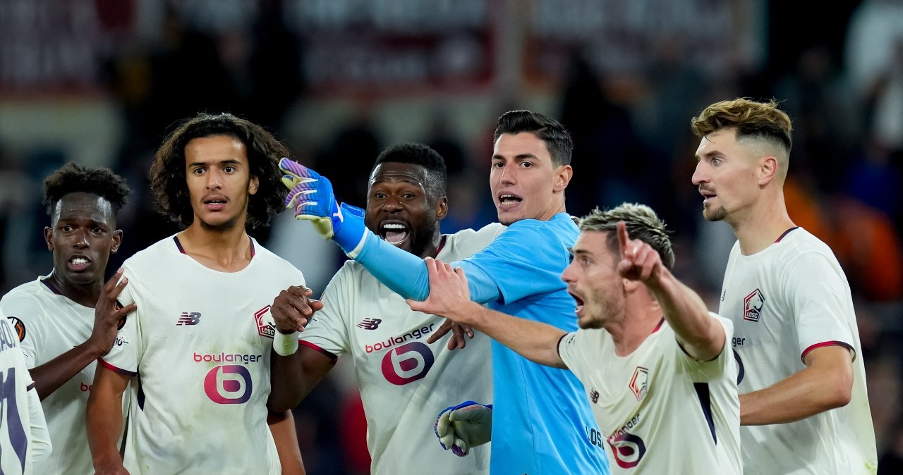 wiadomości,aktualności,Interia Bohater kadry uciekł ze zgrupowania. Na murawie doszło do pogromu. W sieci huczy