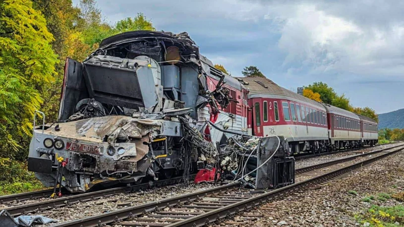 Czołowe zderzenie pociągów ekspresowych na Słowacji. Jest wielu rannych