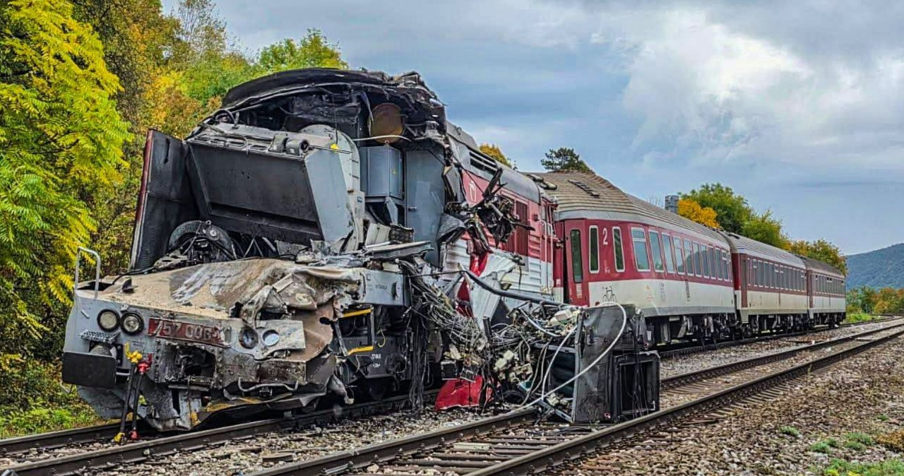 Czołowe zderzenie pociągów ekspresowych na Słowacji. Jest wielu rannych