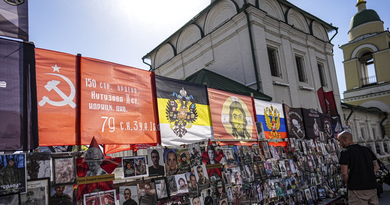 Niedobory w rosyjskiej armii. Kreml kusi premiami i werbuje obcokrajowców
