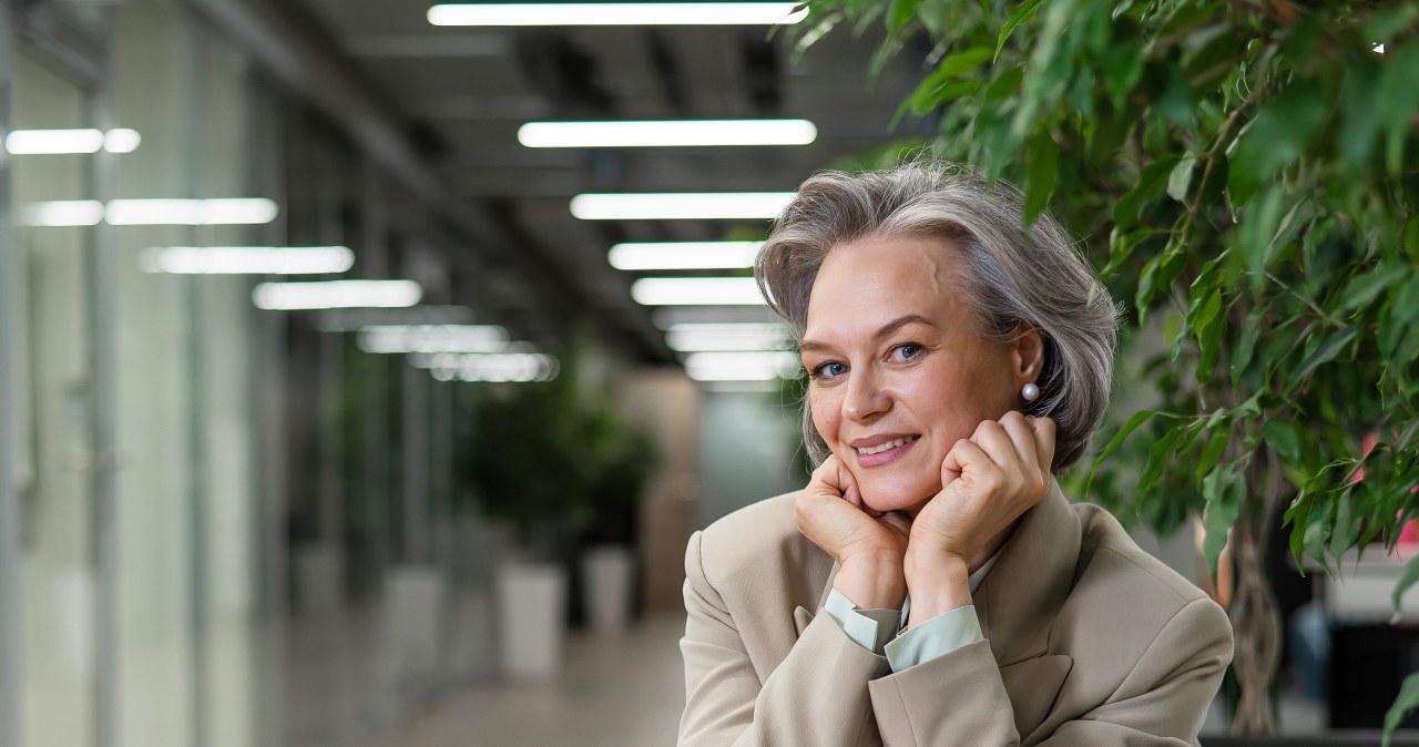 Moda francuska po 50. Minimalizm i klasa na co dzień