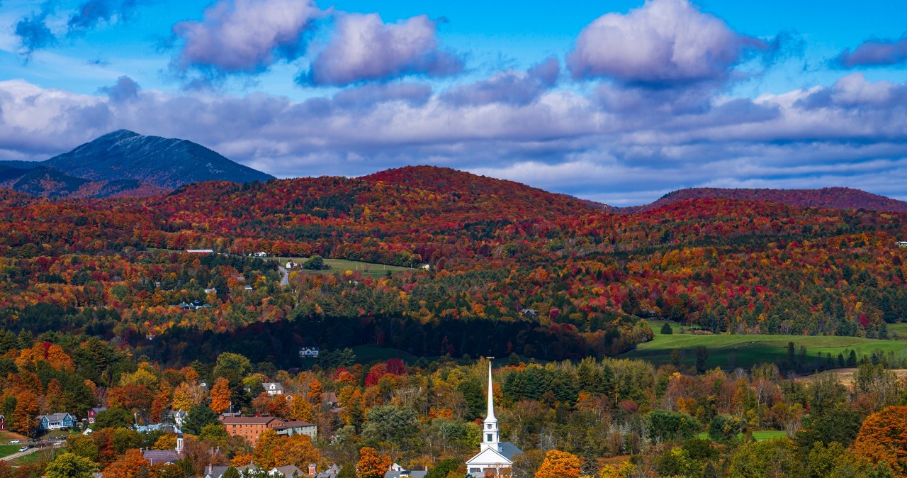 To bajka czy prawdziwe miasteczko? Jesienią stało się hitem wśród turystów