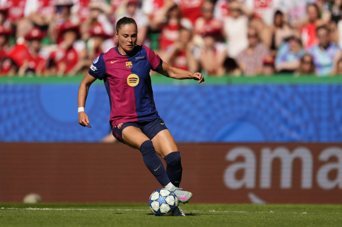 Ewa Pajor doznała kontuzji kolana, ale na szczęście nie spełnił się najczarniejszy scenariusz. Piłkarka reprezentacji Polski i "Dumy Katalonii" będzie pauzować od czterech do sześciu tygodni - poinformowała FC Barcelona w oficjalnym komunikacie medycznym.