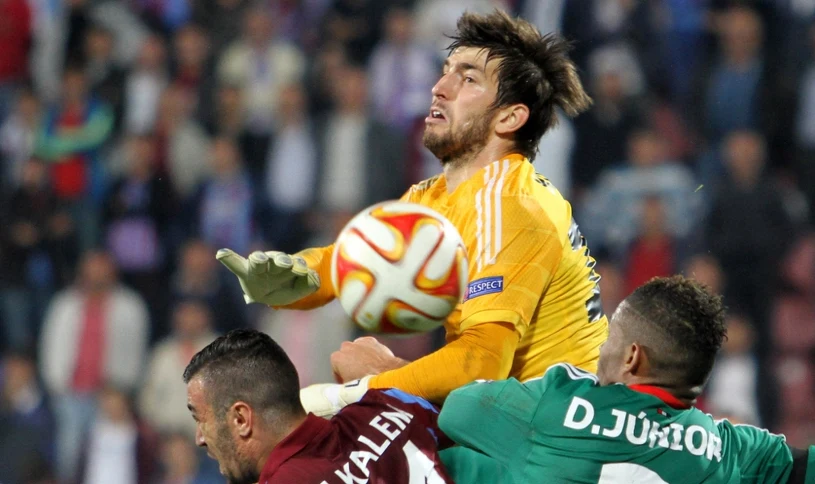 Trzy tytuły mistrzowskie, 328 gier w elicie. Nie do wiary, gdzie wylądował