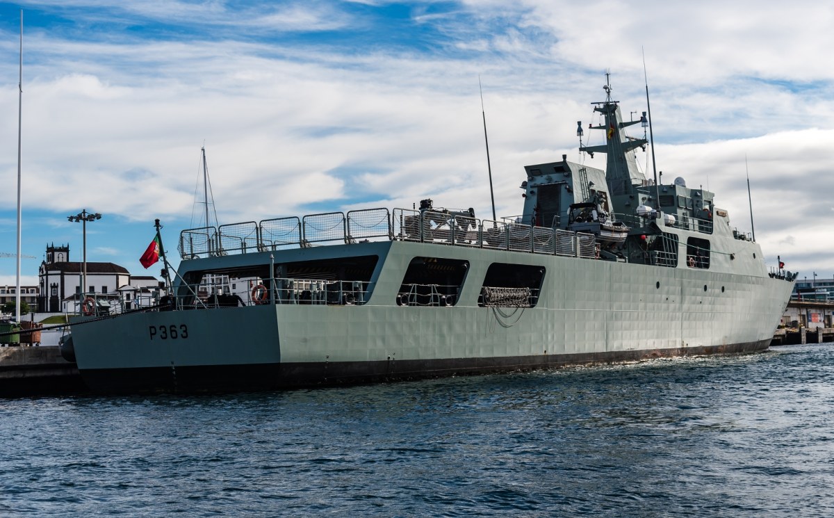 Okręt marynarki wojennej omyłkowo ostrzelał statek. Ruszyło dochodzenie