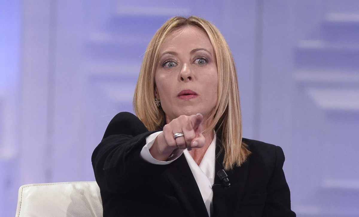 Polityka bywa stresująca, zwłaszcza na najwyższych szczytach władzy, a rządzący mają rozmaite sposoby na relaks. Prezydent Turcji Recep Tayyip Erdogan spróbował wpłynąć na styl życia Giorgii Meloni, ale zderzył się ze ścianą. W sukurs szefowej włoskiego rządu pospieszył Emmanuel Macron.