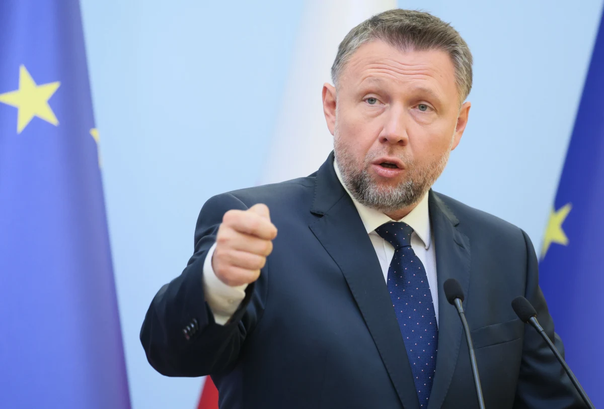 Szef MSWiA Marciń Kierwiński potwierdza informacje dziennikarki RMF FM Katarzyny Szymańskiej-Borginon - Polska będzie wyłączona z jakiegokolwiek mechanizmu relokacji migrantów, a opóźnienie w przedstawieniu dokumentu przez KE wynika tylko z kwestii technicznych. Zapewnił, że postanowienie KE będzie dotyczyć wielu najbliższych lat. Szef MSWiA wypowiedział się w Luksemburgu przed spotkaniem unijnych ministrów spraw wewnętrznych. 